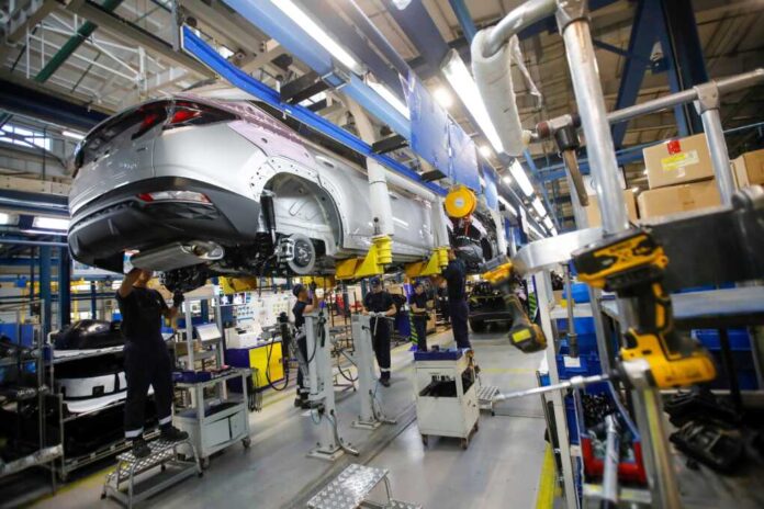 2482986595 featured image Car Lift